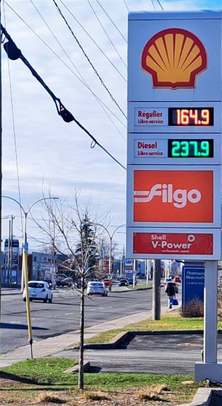 Prix de l’essence c’est aujourd’hui que la taxe de 10 cents le litre — free download