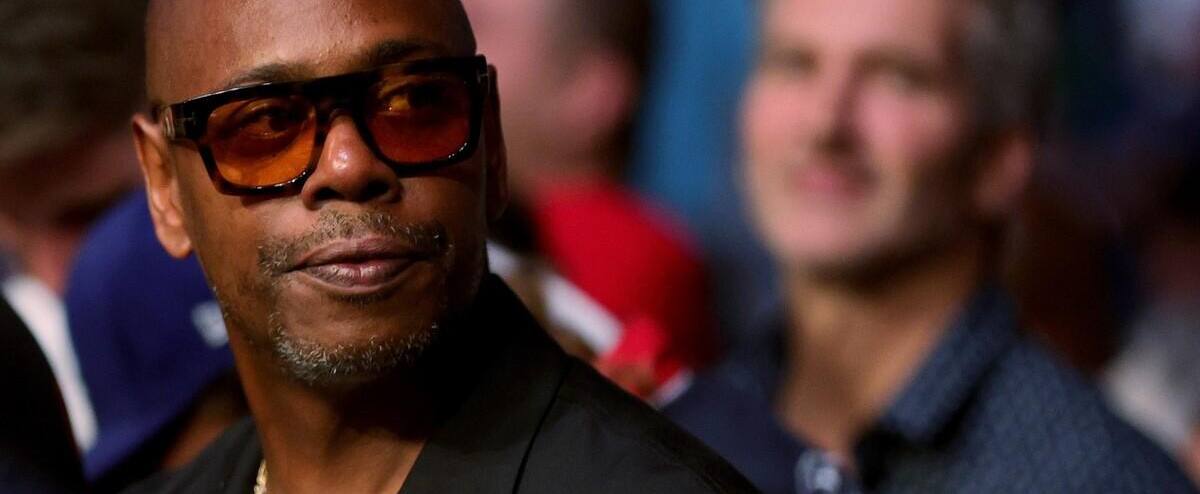 Manifestation contre Netflix après un spectacle jugé transphobe