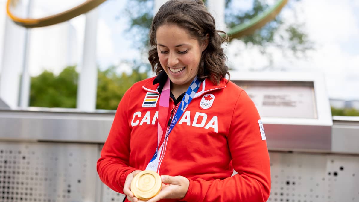 Maude Charron et Andre De Grasse nommés porte-drapeaux