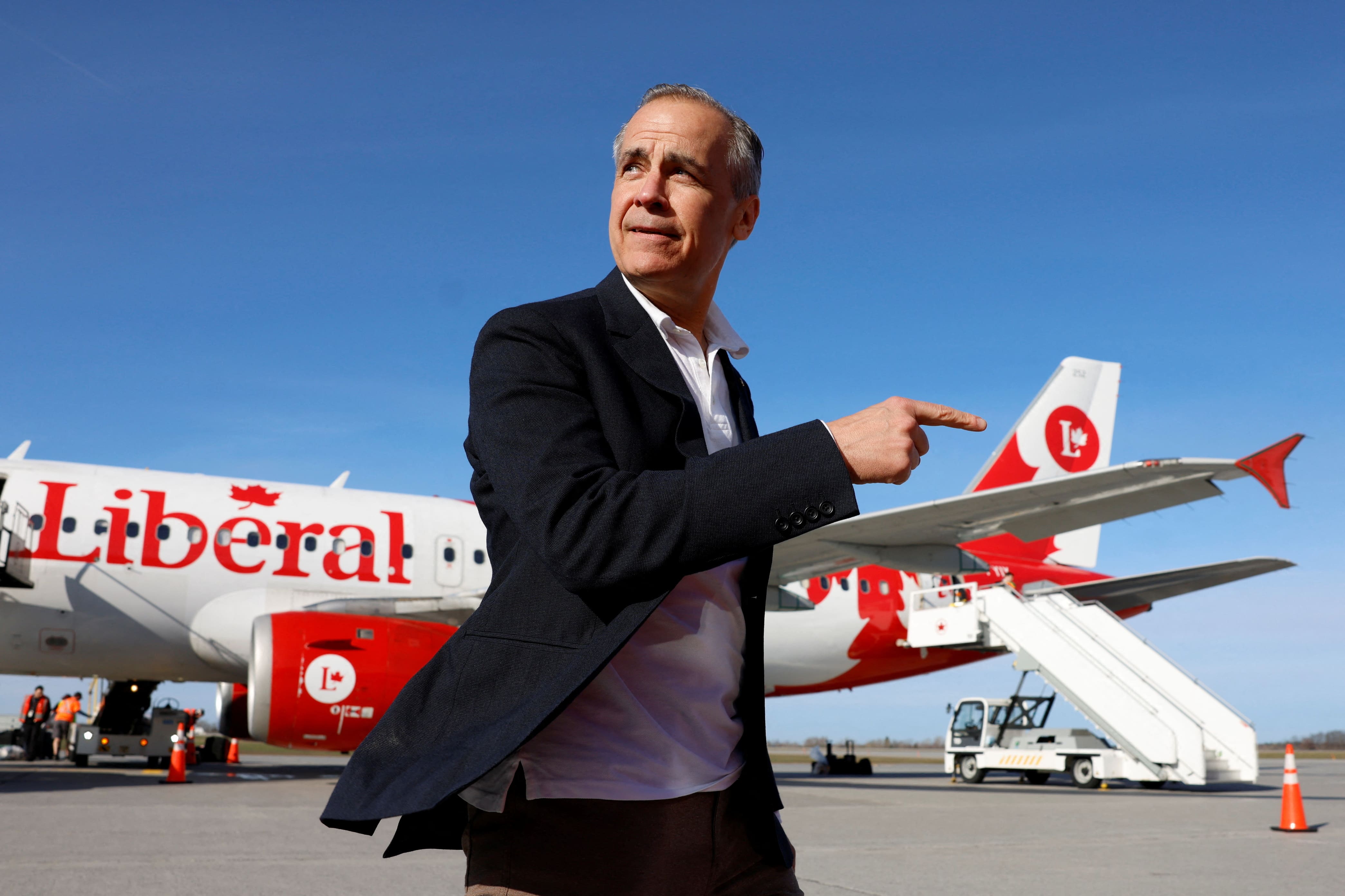 «Peut-être que son étoile est en train de pâlir»: le déclenchement de trois élections partielles par Carney traduirait une «urgence»