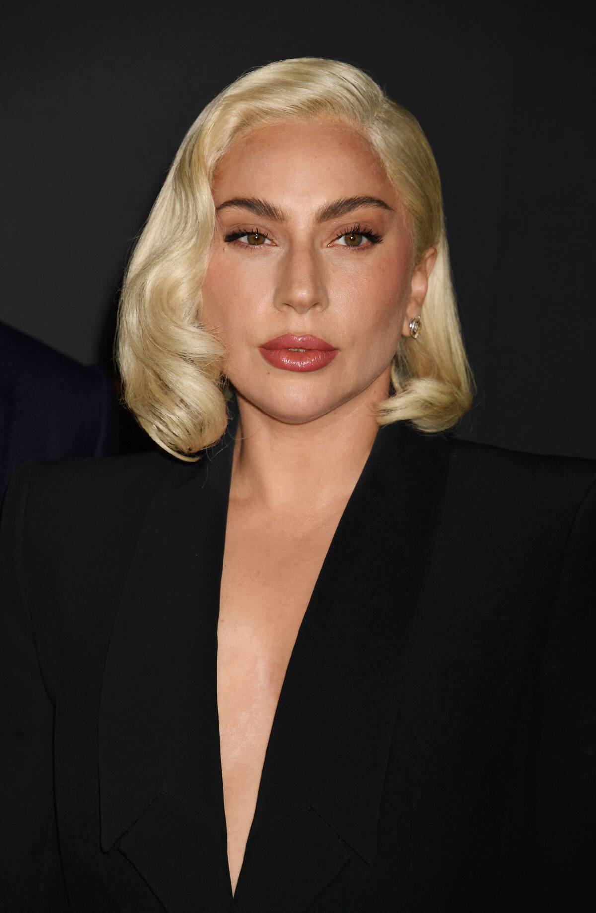 Lady Gaga suscite des rumeurs de fiançailles