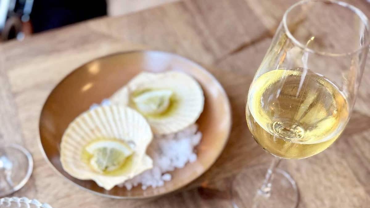 7 endroits où déguster du crabe des neiges pendant qu'il est encore temps