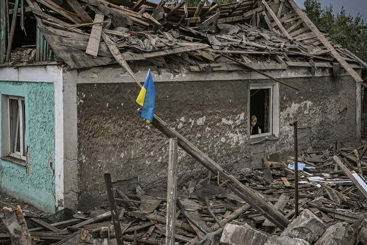 Ukraine: Three civilians killed, 12 injured in attacks in east