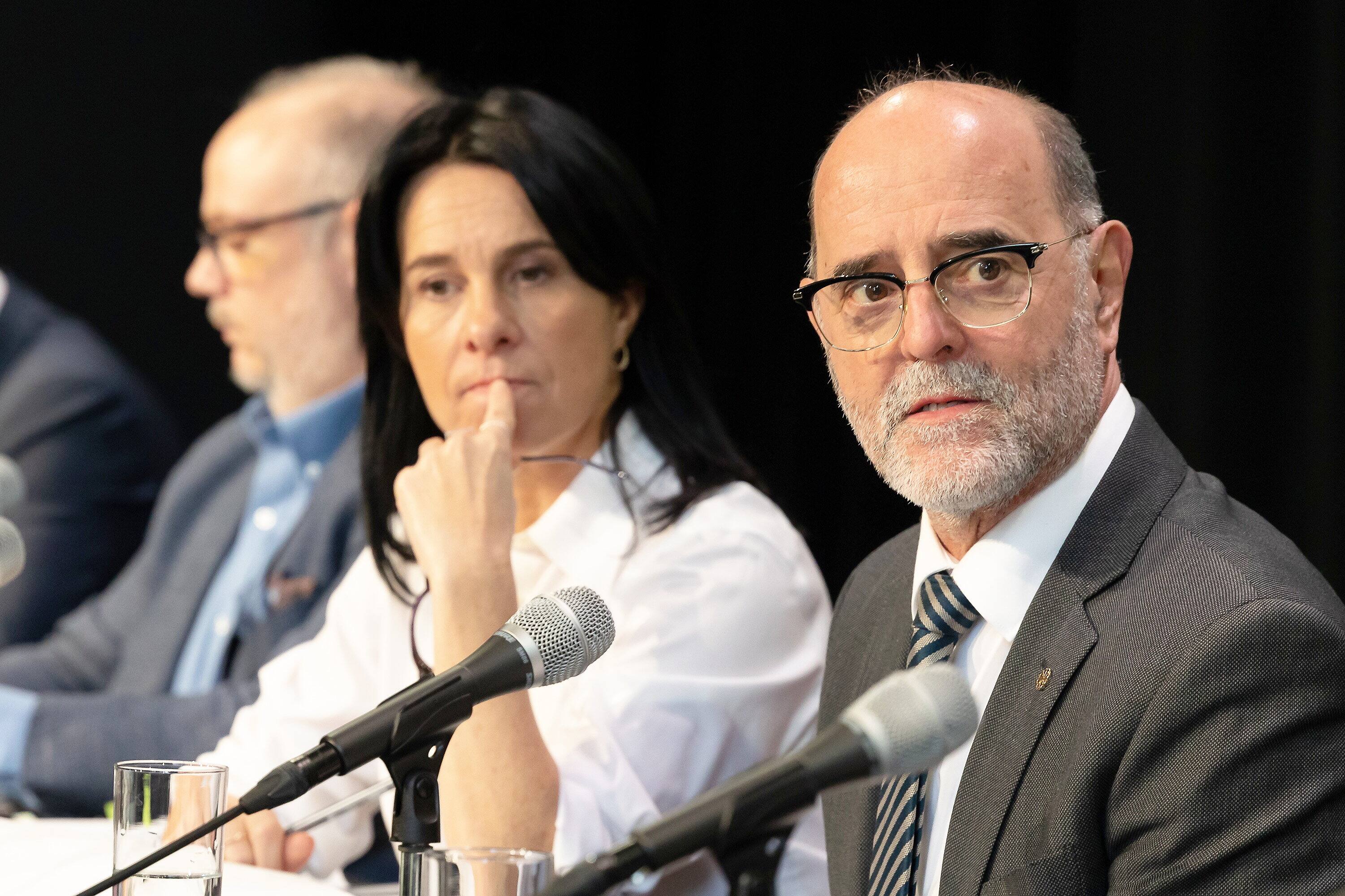 R&eacute;gime &agrave; sec &agrave; la Ville de Montr&eacute;al dans la foul&eacute;e du scandale des d&eacute;penses de l&rsquo;OCPM