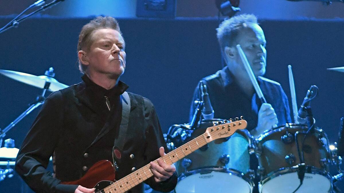 Trois hommes inculpés pour tentative de recel des manuscrits volés de l'album "Hotel California"