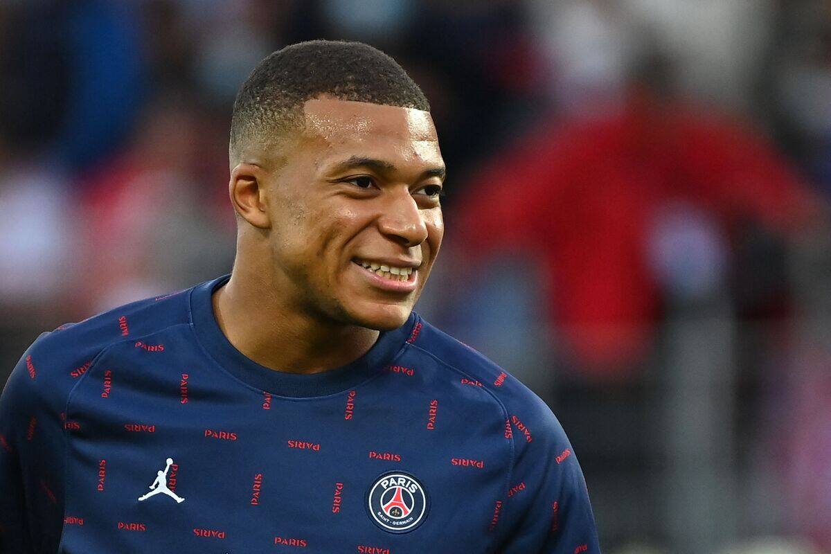 Mbapp&eacute; au soutien d'une jeune fan malade insult&eacute;e sur les r&eacute;seaux sociaux