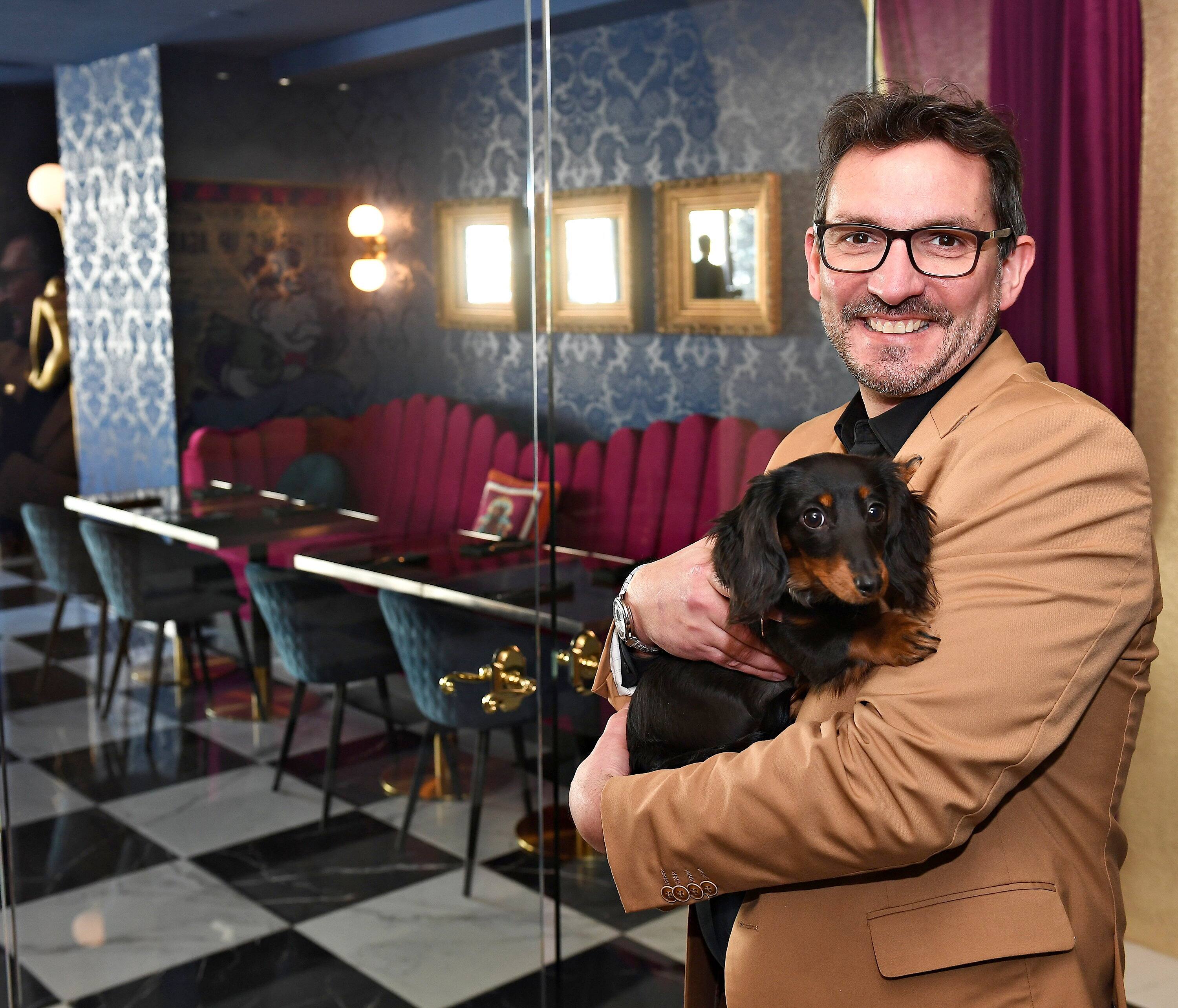 Quebec Pilot Project May Allow Dogs in Hotel Restaurants