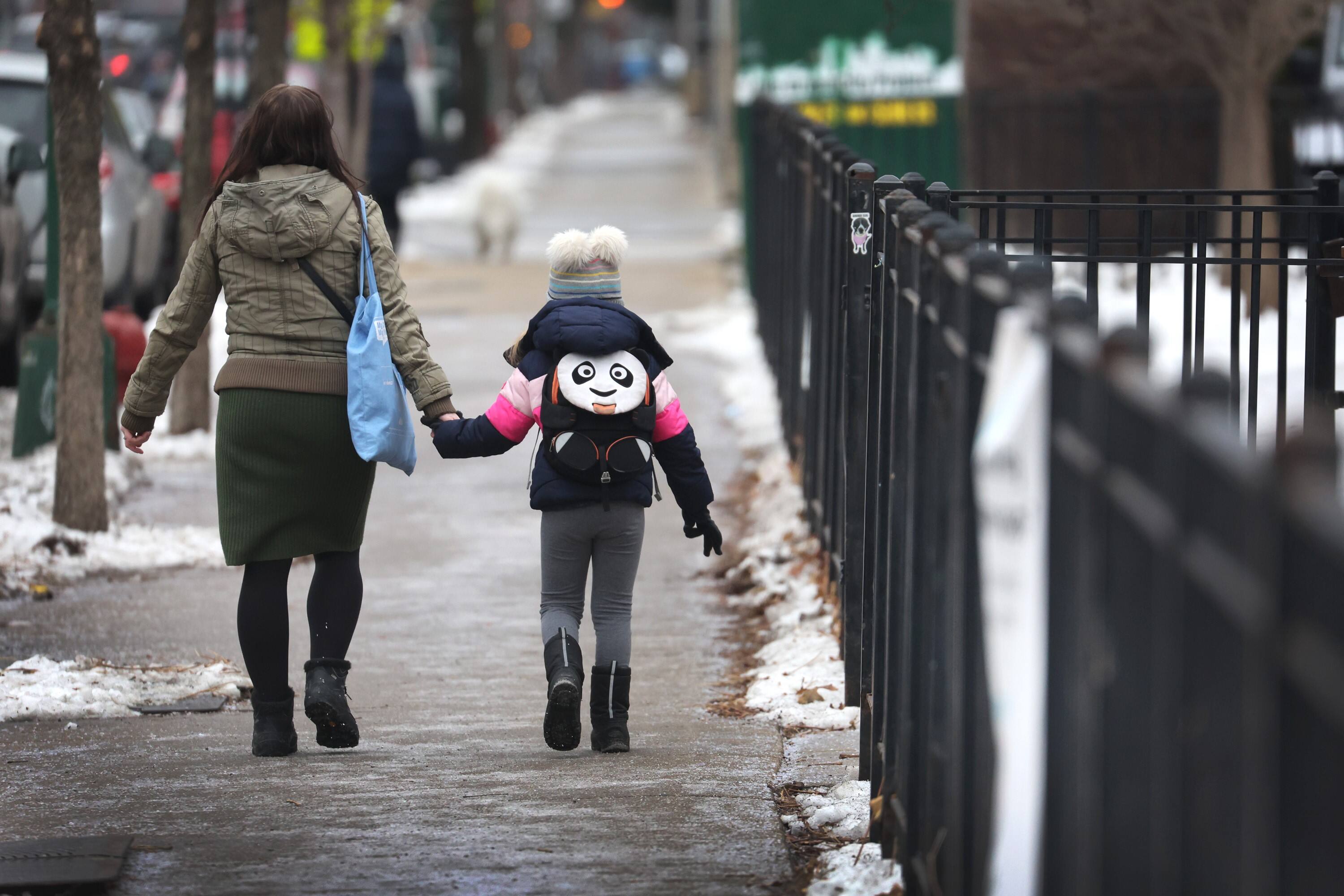 US-CHICAGO-STUDENTS-RETURN-TO-SCHOOL-AFTER-CITY-REACHES-DEAL-WIT