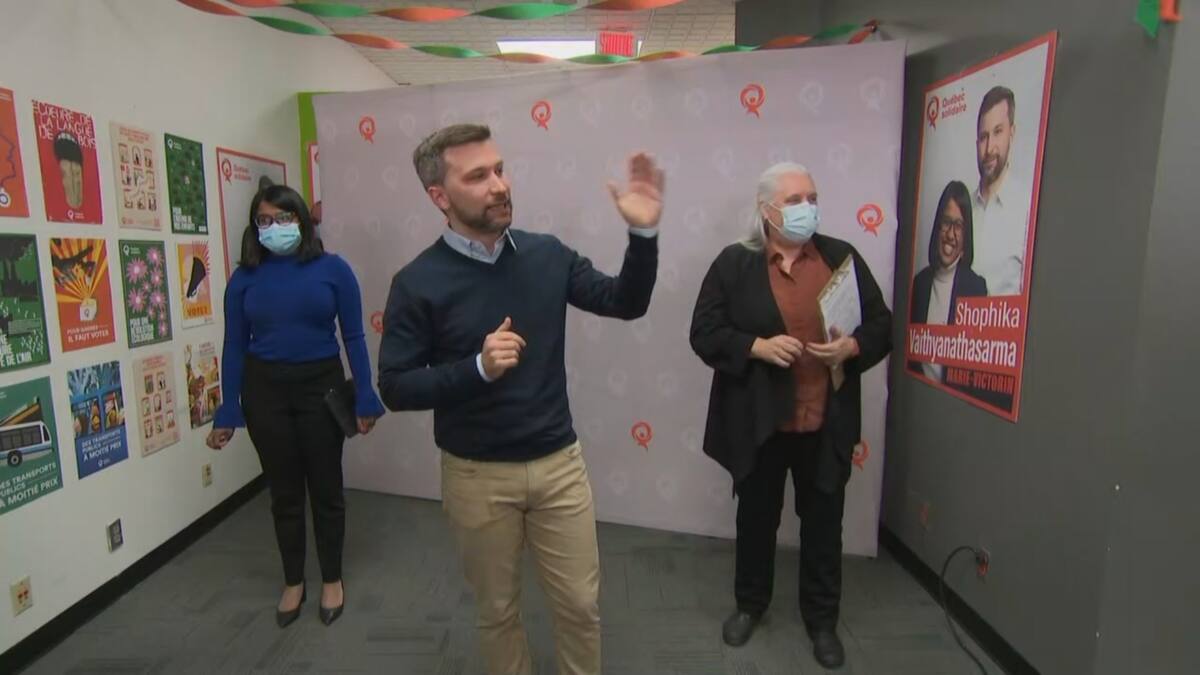 Gabriel Nadeau-Dubois de retour sur le terrain apr&egrave;s son cong&eacute; parental