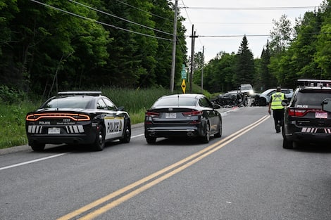 Four people were injured in a head-on collision in the municipality of Lantiers, Laurentians, July 17, 2026.