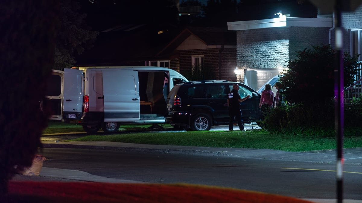 Montréal: incendie criminel de deux véhicules à Dorval