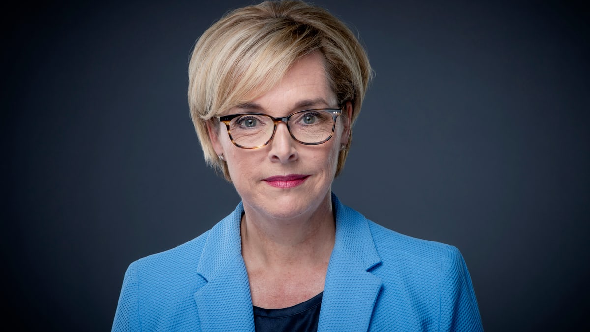 Sophie Thibault doit s'absenter pour soigner un cancer de la peau Nouvelles Du Monde Sophie Thibault doit s'absenter pour soigner un cancer de la peau Nouvelles Du Monde