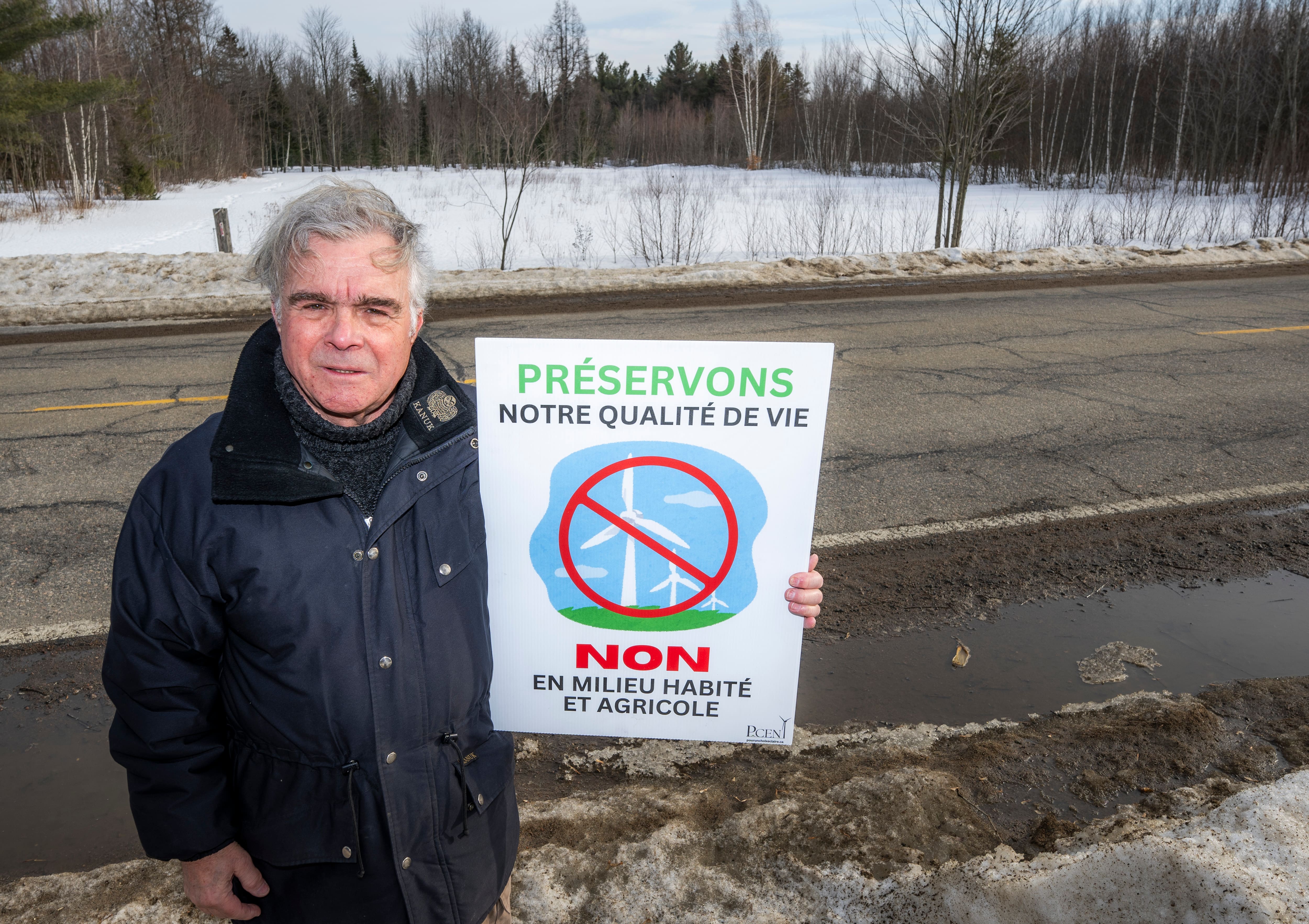 Le diable est aux vaches en Haute-Mauricie: le projet pour la construction de 133 éoliennes est fortement contesté et sème la chicane partout.