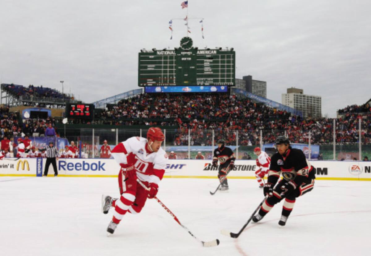LNH la Classique hivernale 2025 au Wrigley Field, avec Connor Bedard JDM