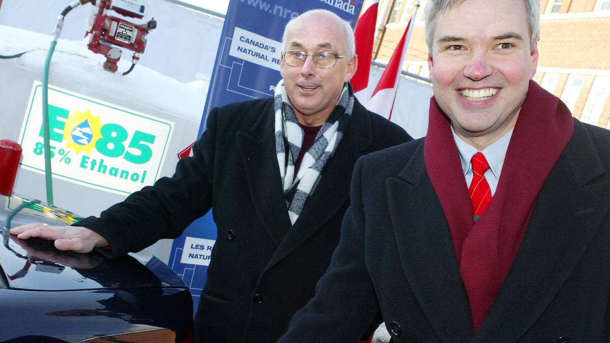 L’ancien ministre fédéral John Efford est décédé