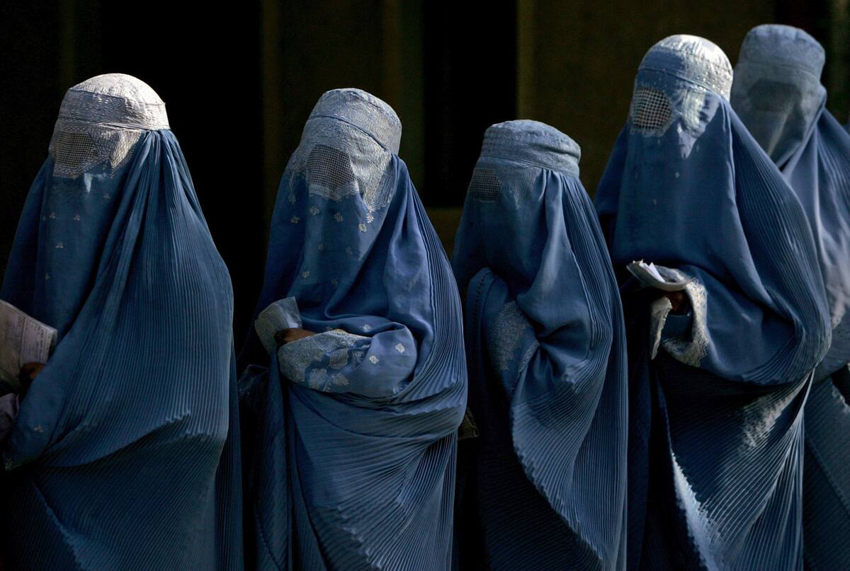 Afghanistan: le chef supr&ecirc;me ordonne aux femmes de porter la burqa en public