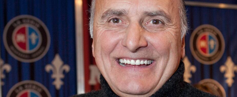 Jean-François Ruel est méconnaissable avec son nouveau look | 7 Jours