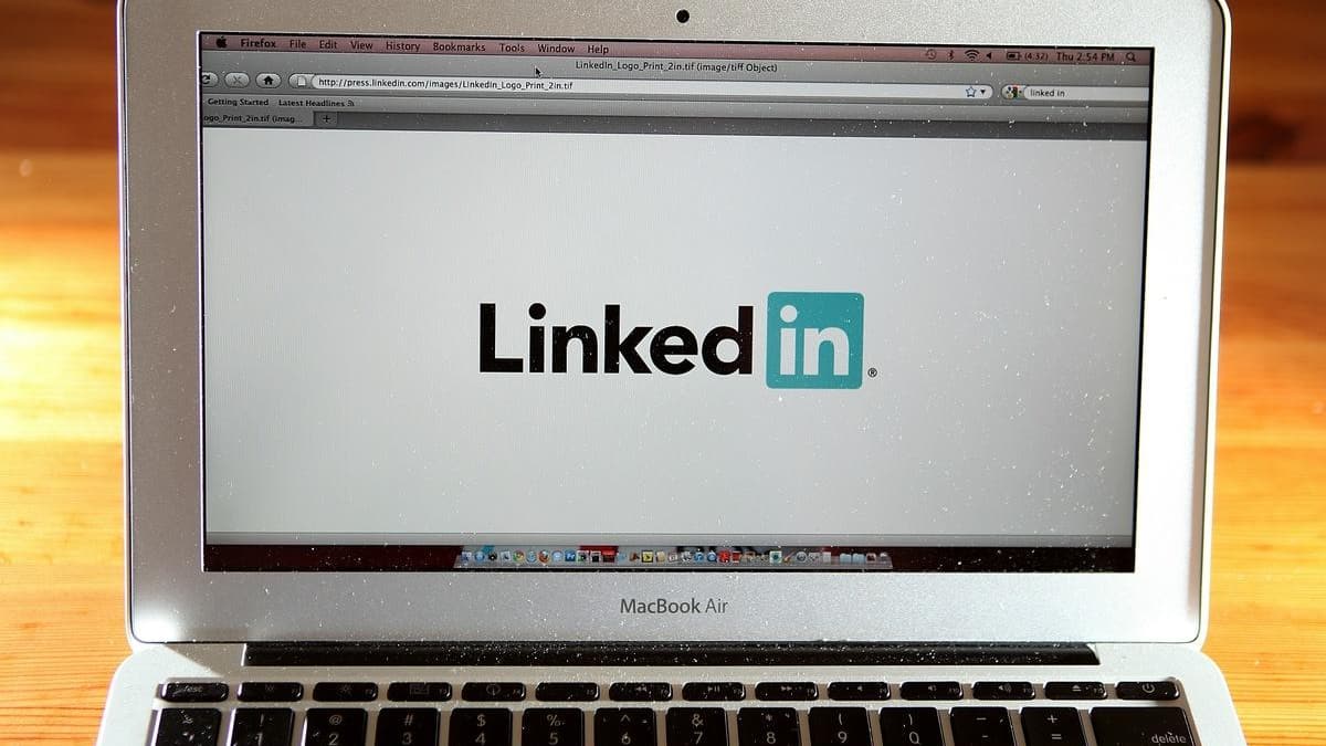 LinkedIn offre una settimana di ferie simultanea ai suoi dipendenti LinkedIn offre una settimana di ferie simultanea ai suoi dipendenti