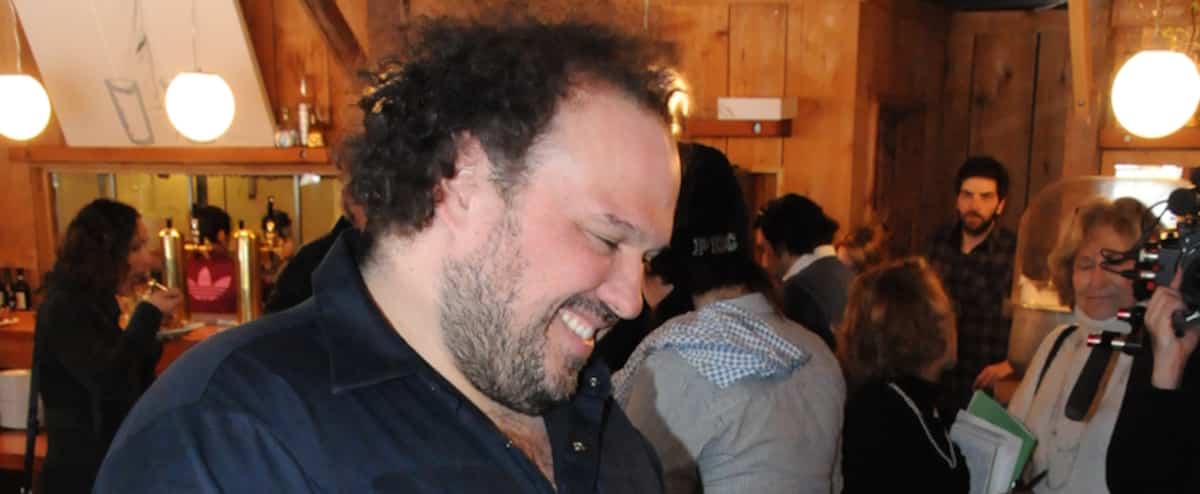 Salaire à 13,50$/h: Martin Picard défend une offre d’emploi