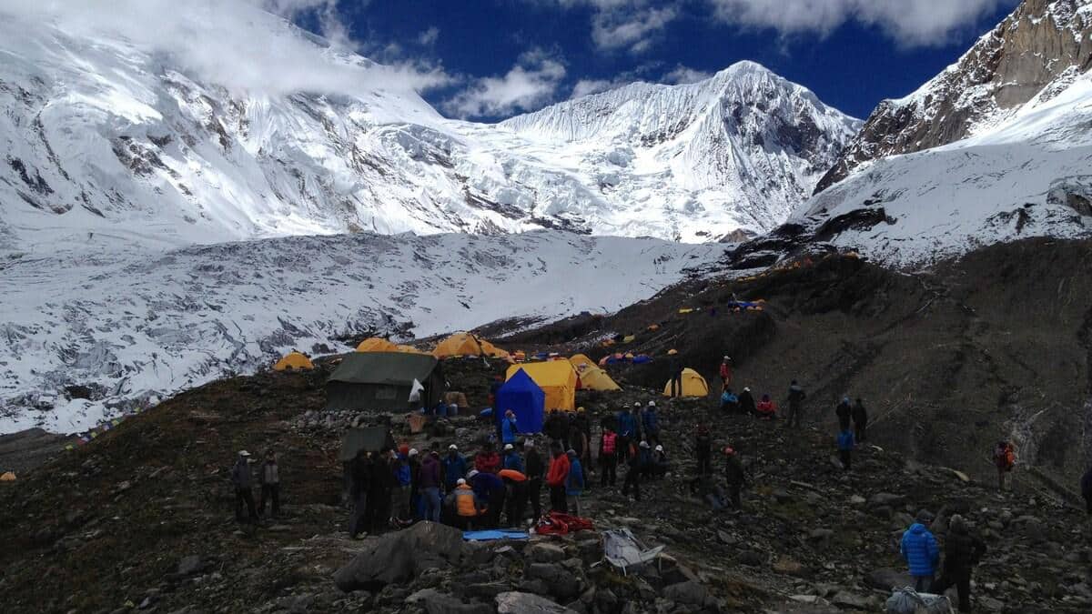 Népal: un alpiniste canadien trouve la mort sur le Mont Manaslu