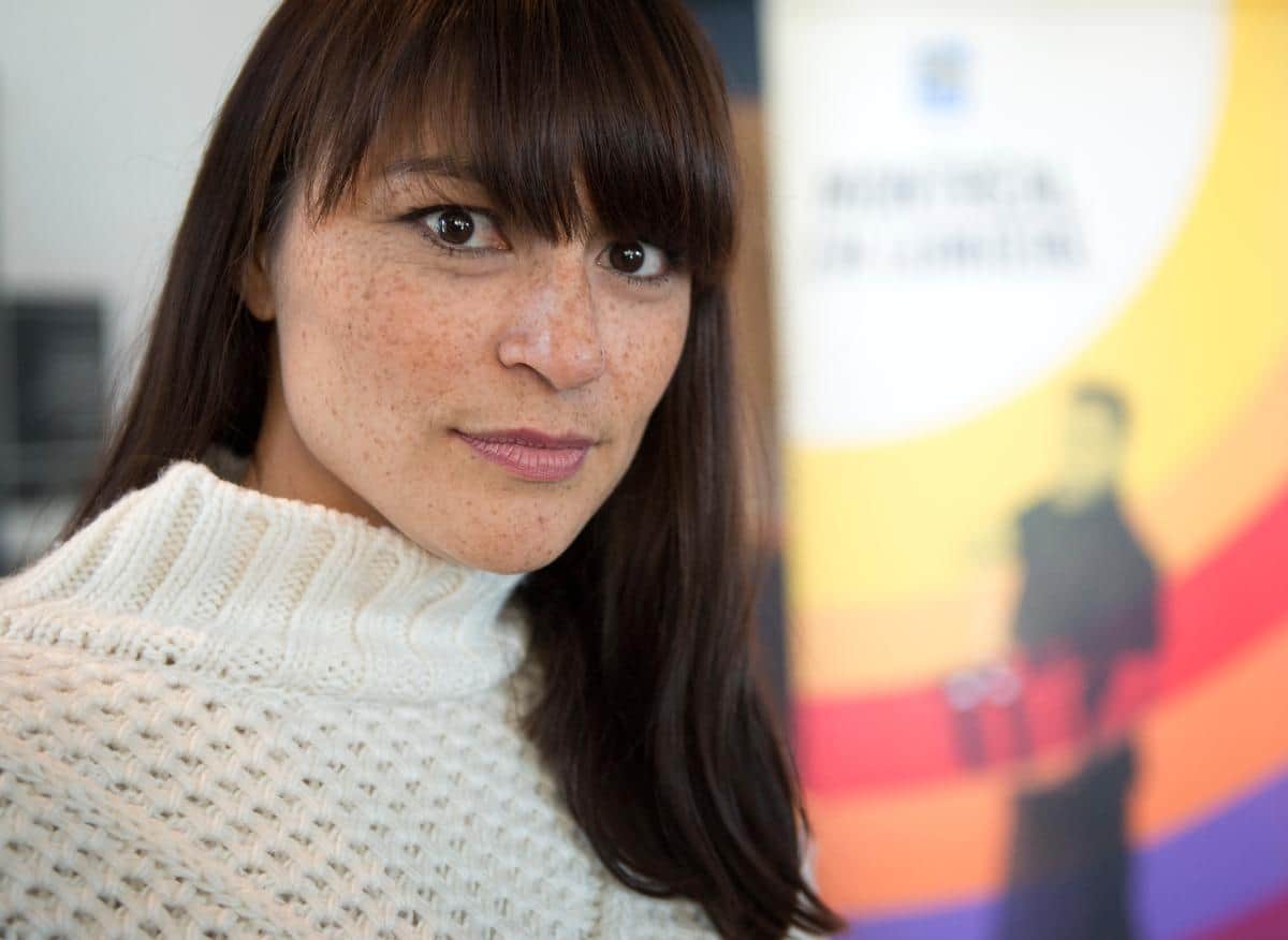 Tres Cher Quebec La Chanteuse Elisapie Lance Un Message Poignant