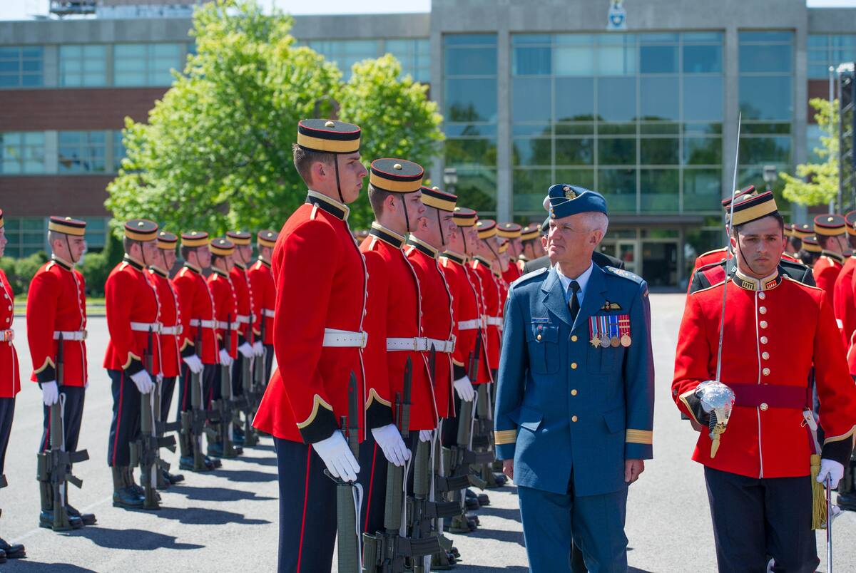Des officiers ukrainiens formés à SaintJeansurRichelieu TVA Nouvelles