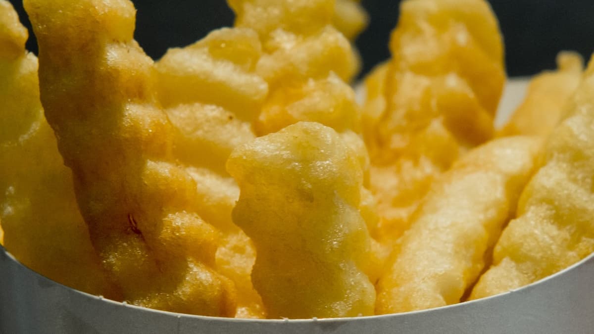 Peu de frites dans votre casseau? Voici comment les restaurants rapides vous dupent