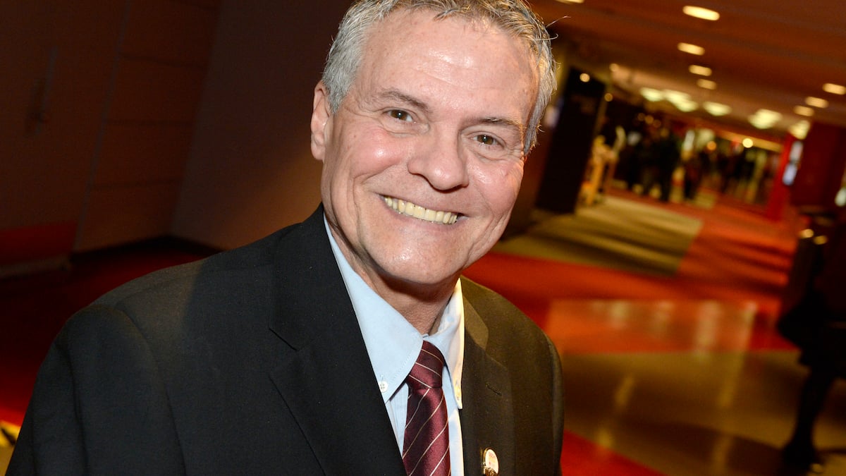 Les Québécois rendent hommage à l'animateur Paul Houde au Planétarium