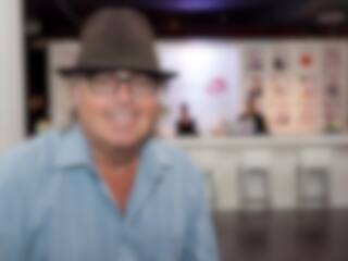 Il a frôlé la mort dans un accident de voiture