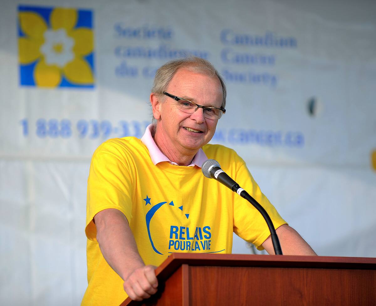 親愛なるアルバート、ケベックで起きます！