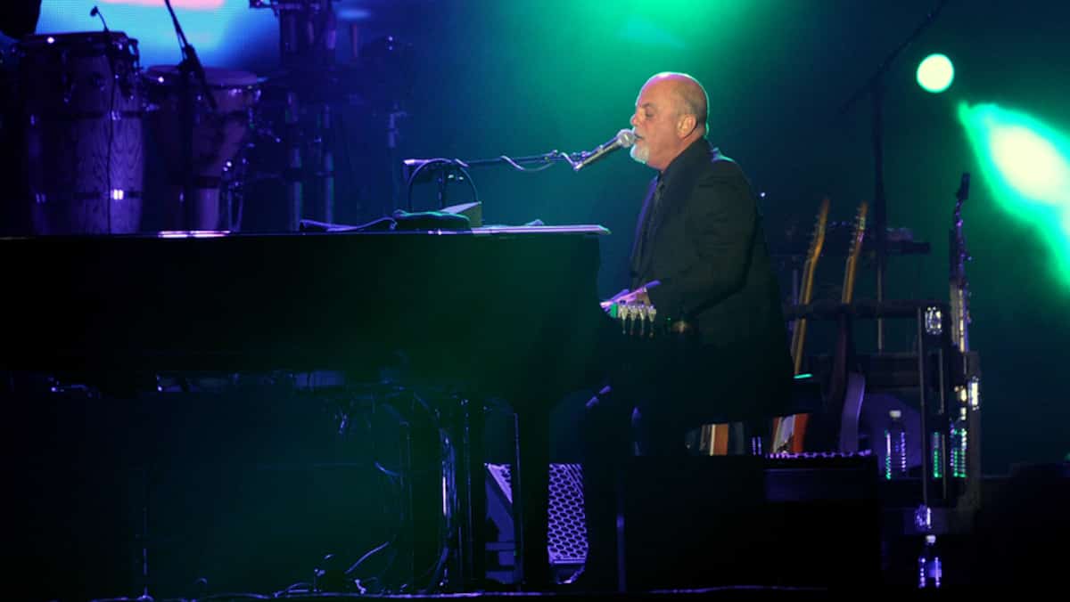 It was July 11th at the Quebec Summer Festival: Billy Joel and his classics in the moonlight. It was July 11th at the Quebec Summer Festival: Billy Joel and his classics in the moonlight.