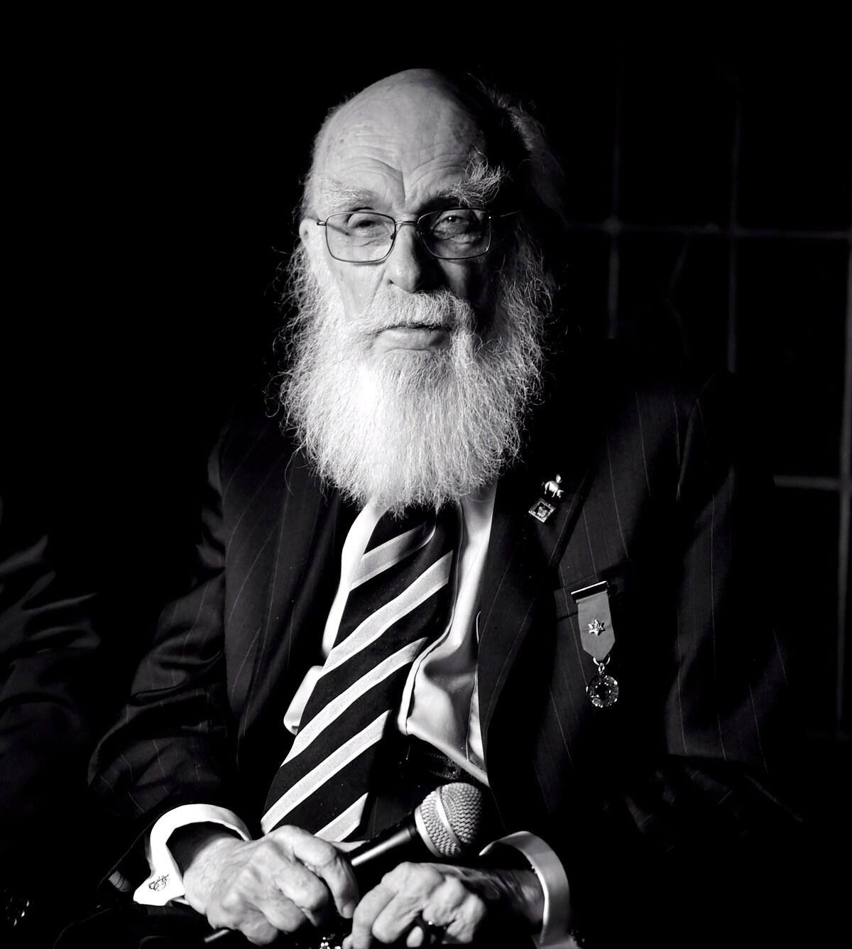 Le magicien et pourfendeur du paranormal, James Randi, est mort à 92 ...