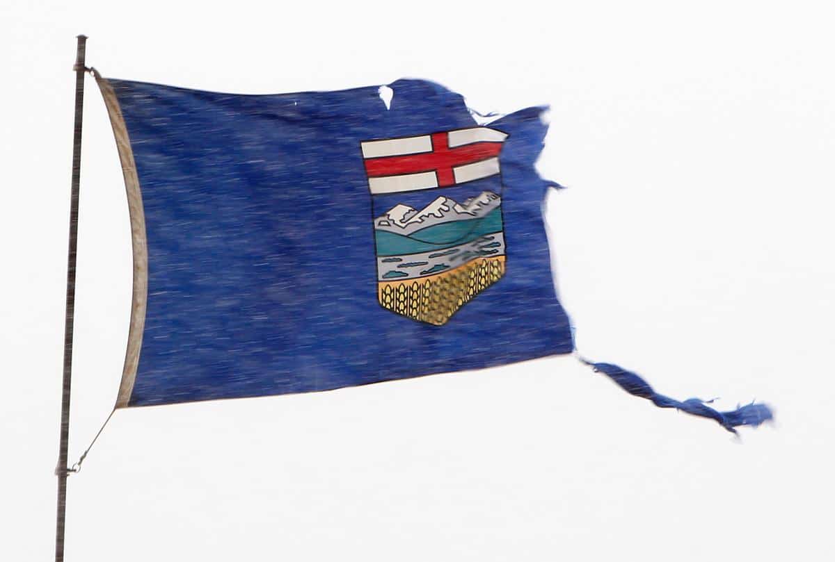 Une ancienne employ&eacute;e du gouvernement de l'Alberta poursuit le Bureau du premier ministre