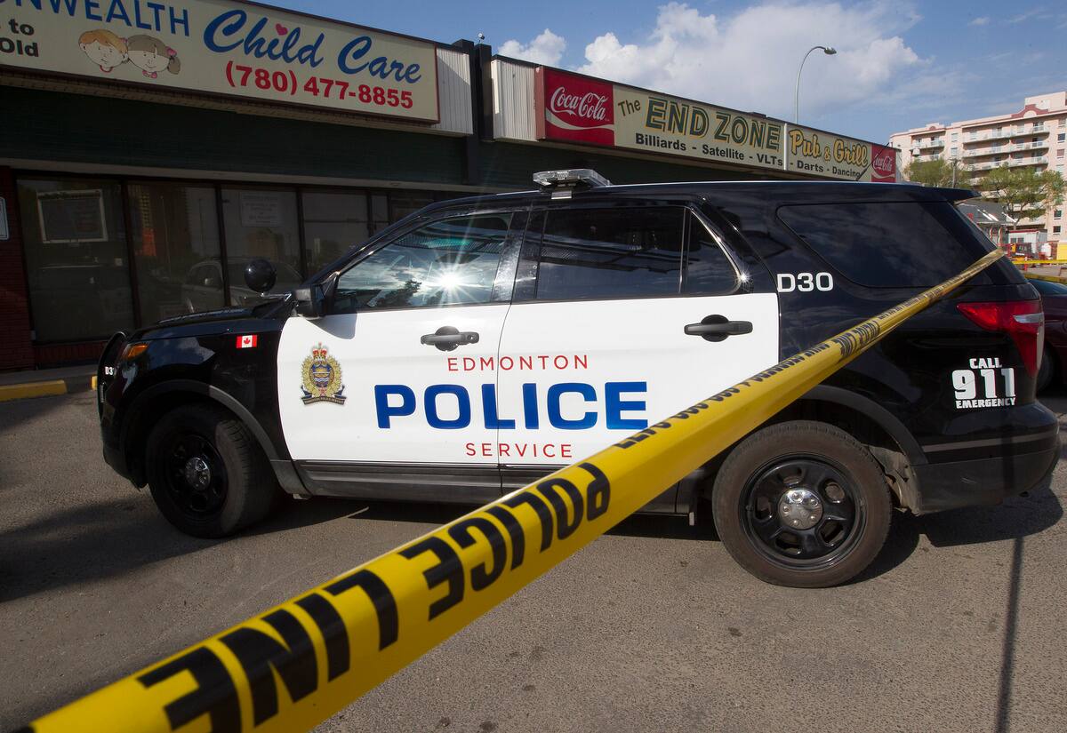 Alberta: un adolescent battu &agrave; mort devant une &eacute;cole secondaire