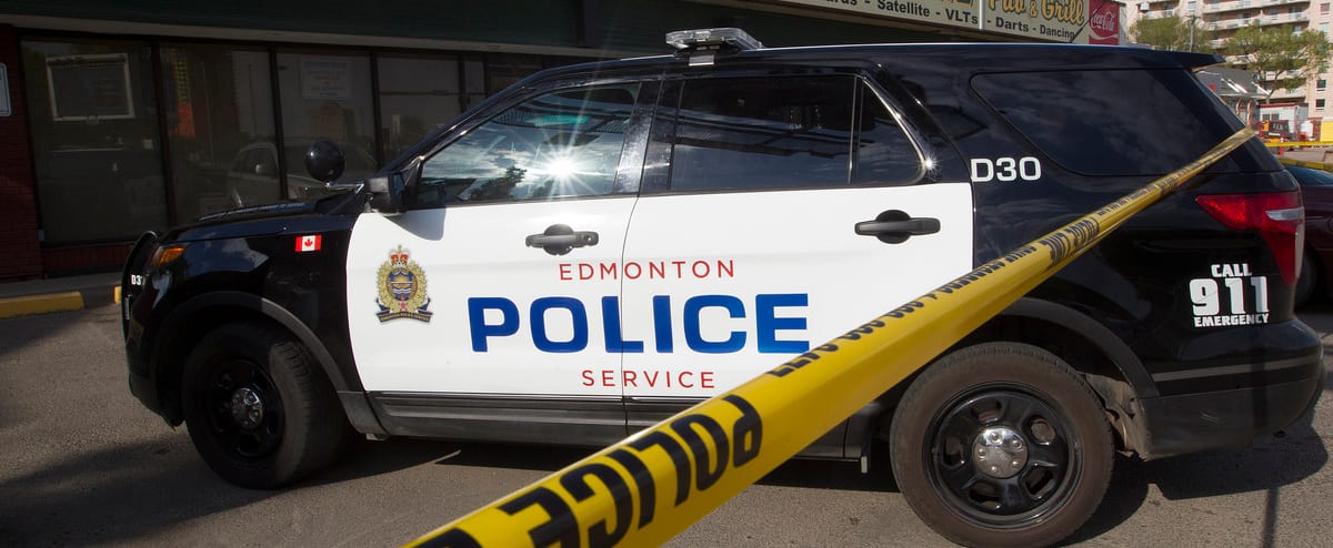 Alberta: un adolescent battu à mort devant une école secondaire