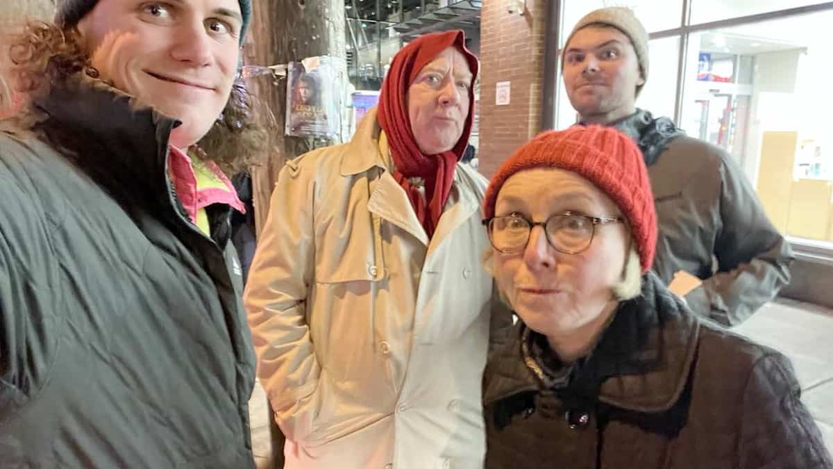 «Mon père (de 73 ans), c'est le ultimate swiftie»: l'humoriste David Beaucage raconte son voyage en famille à Toronto pour un concert de Taylor Swift