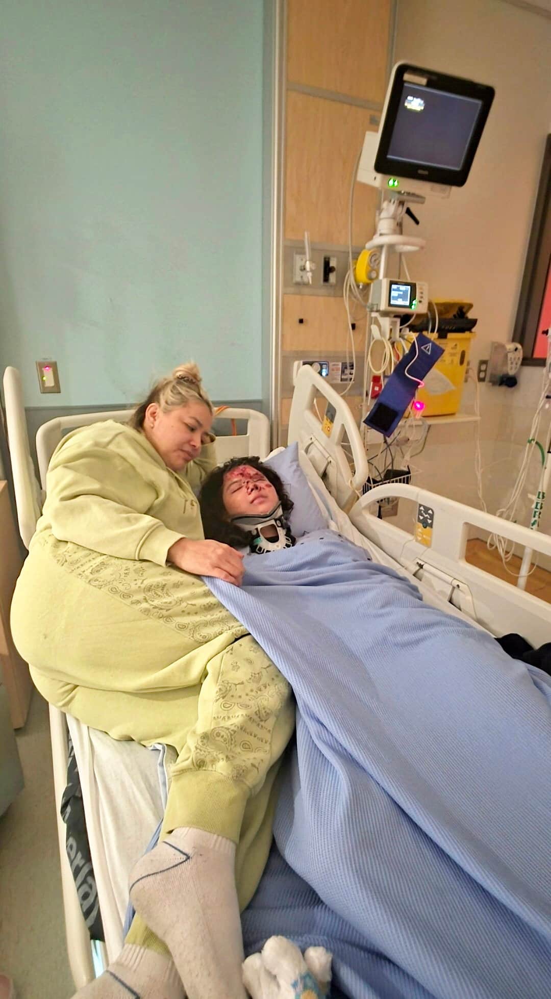 «Je voudrais changer de place avec elle», dit le père d’une adolescente abandonnée dans un délit de fuite par un chauffard