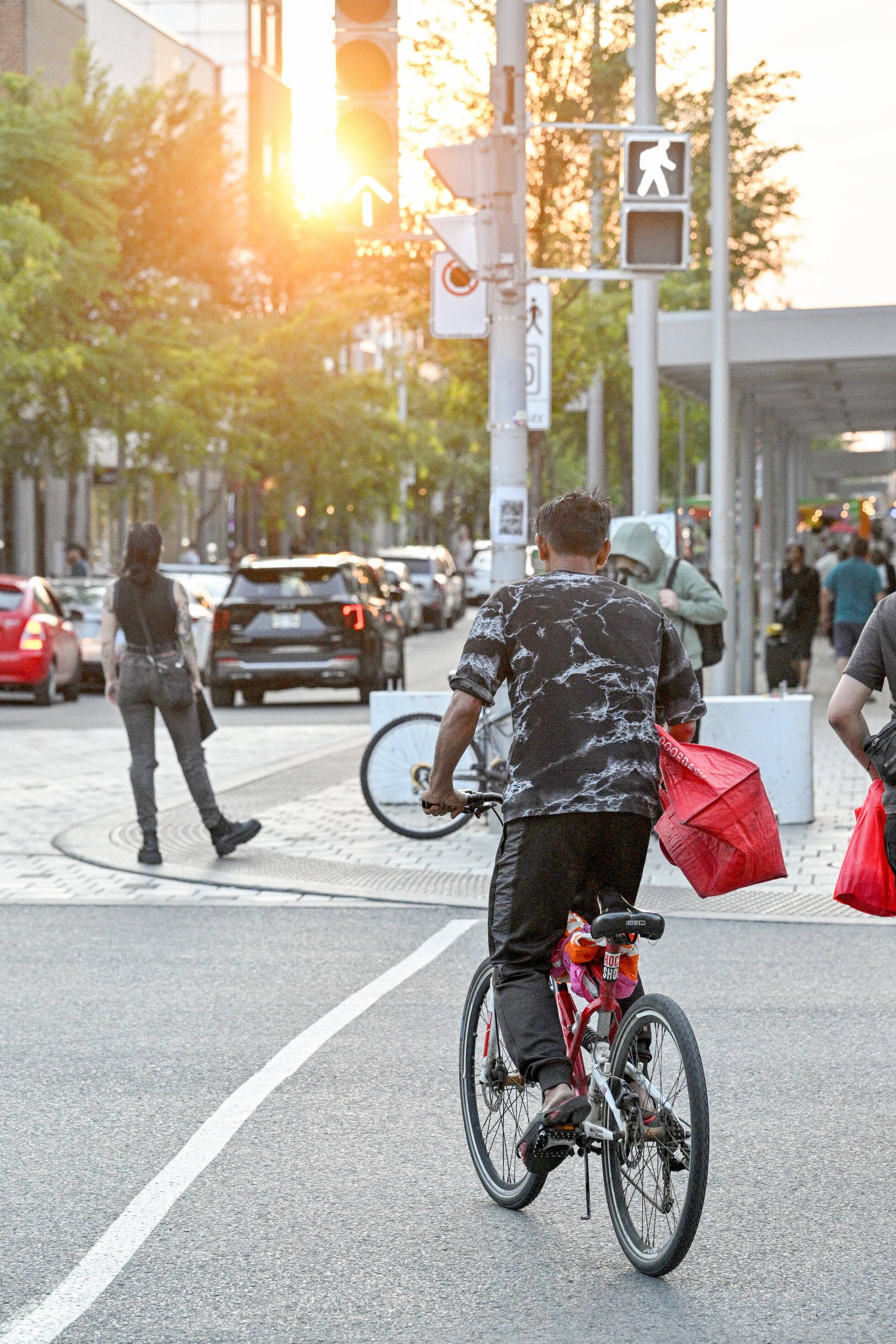 Votre livreur Uber Eats &agrave; v&eacute;lo est probablement un nouvel arrivant &agrave; court d&rsquo;options