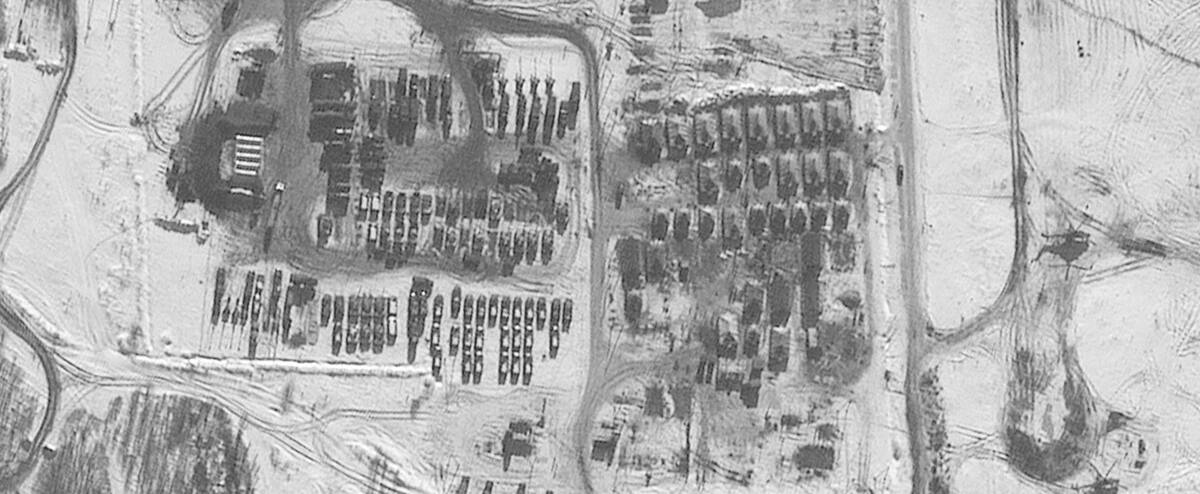 Les troupes russes «s'apprêtent à frapper» l'Ukraine, selon le secrétaire américain à la Défense