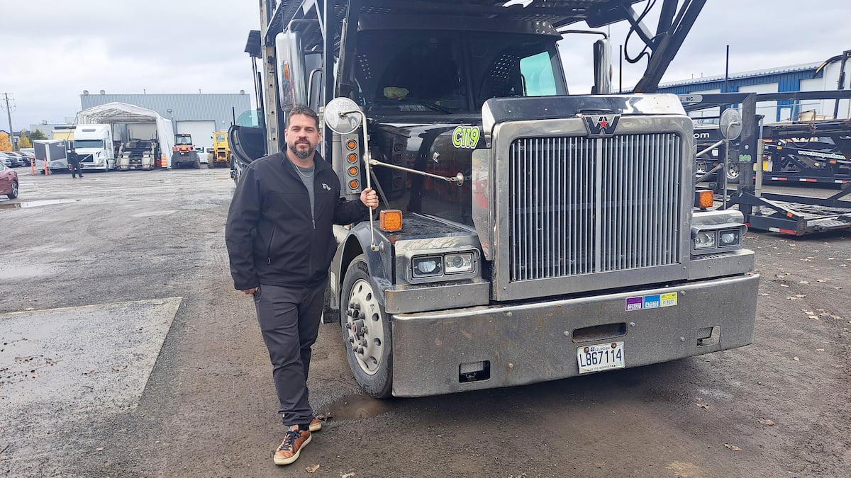 Les snowbirds ont mis plus de temps que d'habitude pour organiser le transport de leurs véhicules vers la Floride