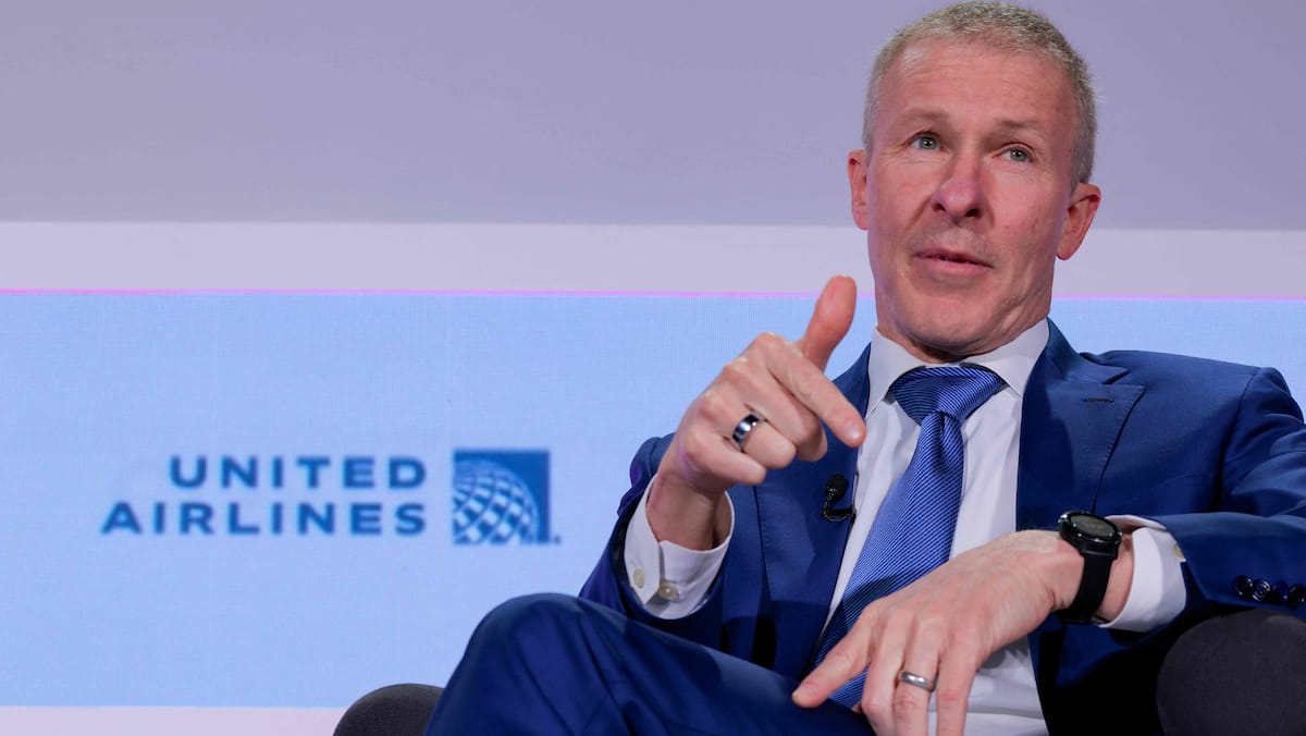 United Airlines taille dans ses vols et redoute 11 milliards de surcoût