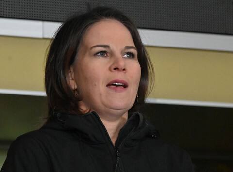 Alman bakanın ziyaretinden saatler sonra Kharkiv bombalandı, Ukrayna tank istiyor