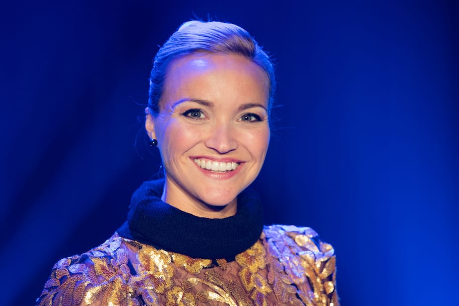 Julie Ringuette dévoile une première photo de son «baby bump» et fait ...