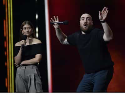 Comedy concert ha! By Laurent Paquin: Praise of Standing