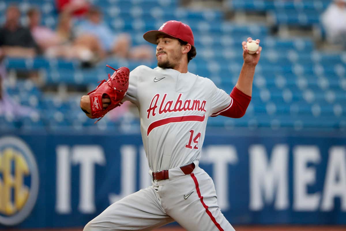 Antoine Jean, no uniforme do Crimson Tide da Universidade do Alabama, em 2022.