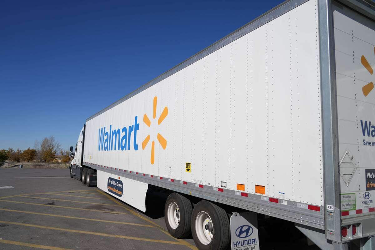 Walmart remonte les salaires de ses camionneurs