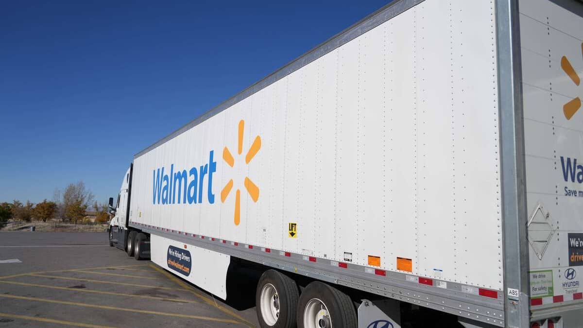 Walmart remonte les salaires de ses camionneurs