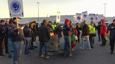 Una fiesta de Navidad comprometida por la huelga en Canada Post