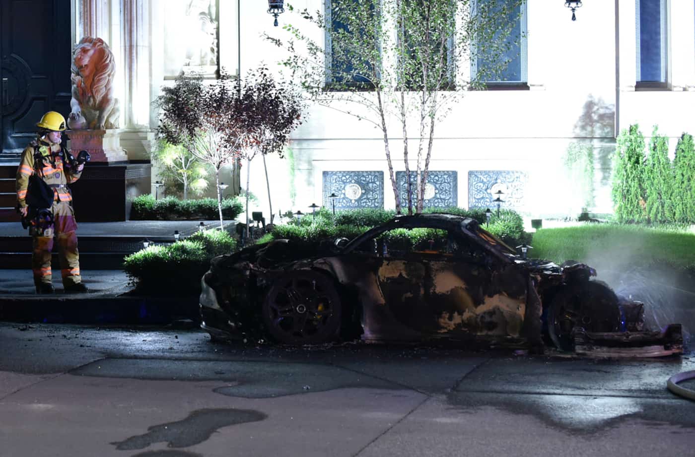 The Ravage Quebec Building Montréal: un véhicule de luxe ravagé par un incendie criminel | JDM