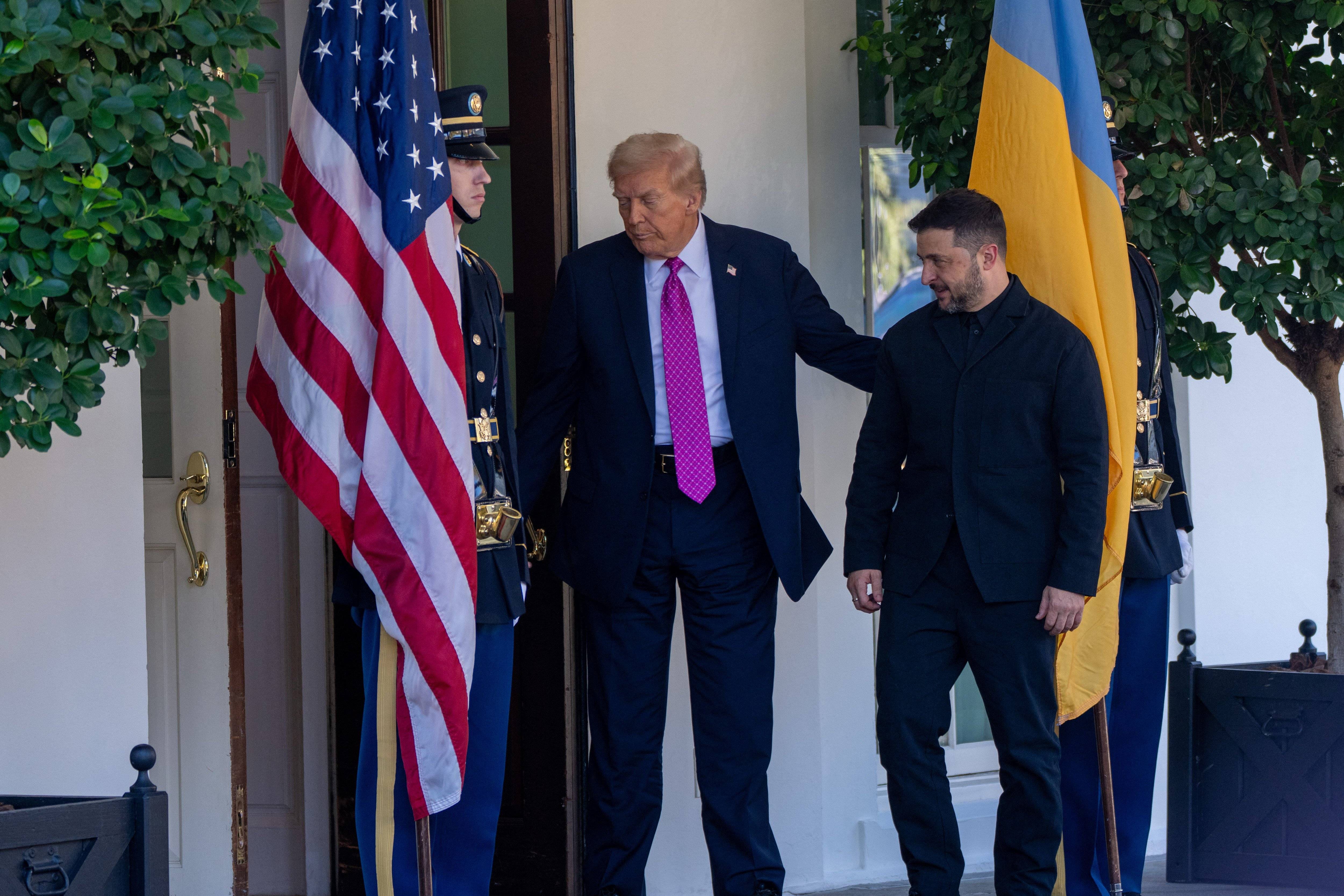 Attaque contre Zelensky et entente avec Moscou: Trump fragilise la crédibilité des États-Unis, selon un analyste